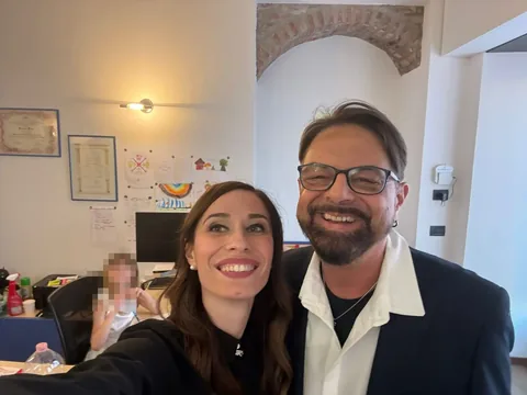 Gian Luca Bellisario con la conduttrice della serata prima dell'incontro