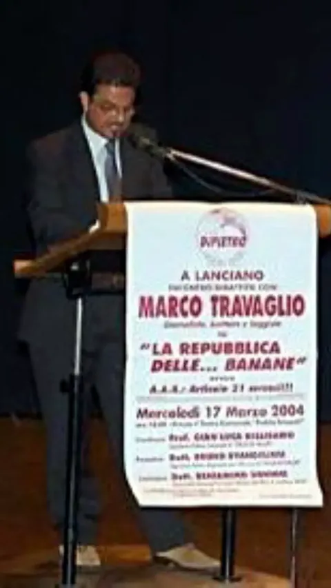 Gian Luca Bellisario introduce Marco Travaglio per “La Repubblica delle Banane”, Lanciano 2004